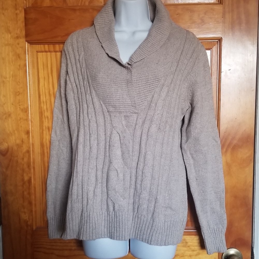 Cable knit sweater- beige